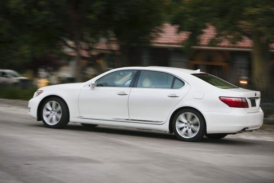  Lexus LS600h L 2010 года  (фото 6 из 22)